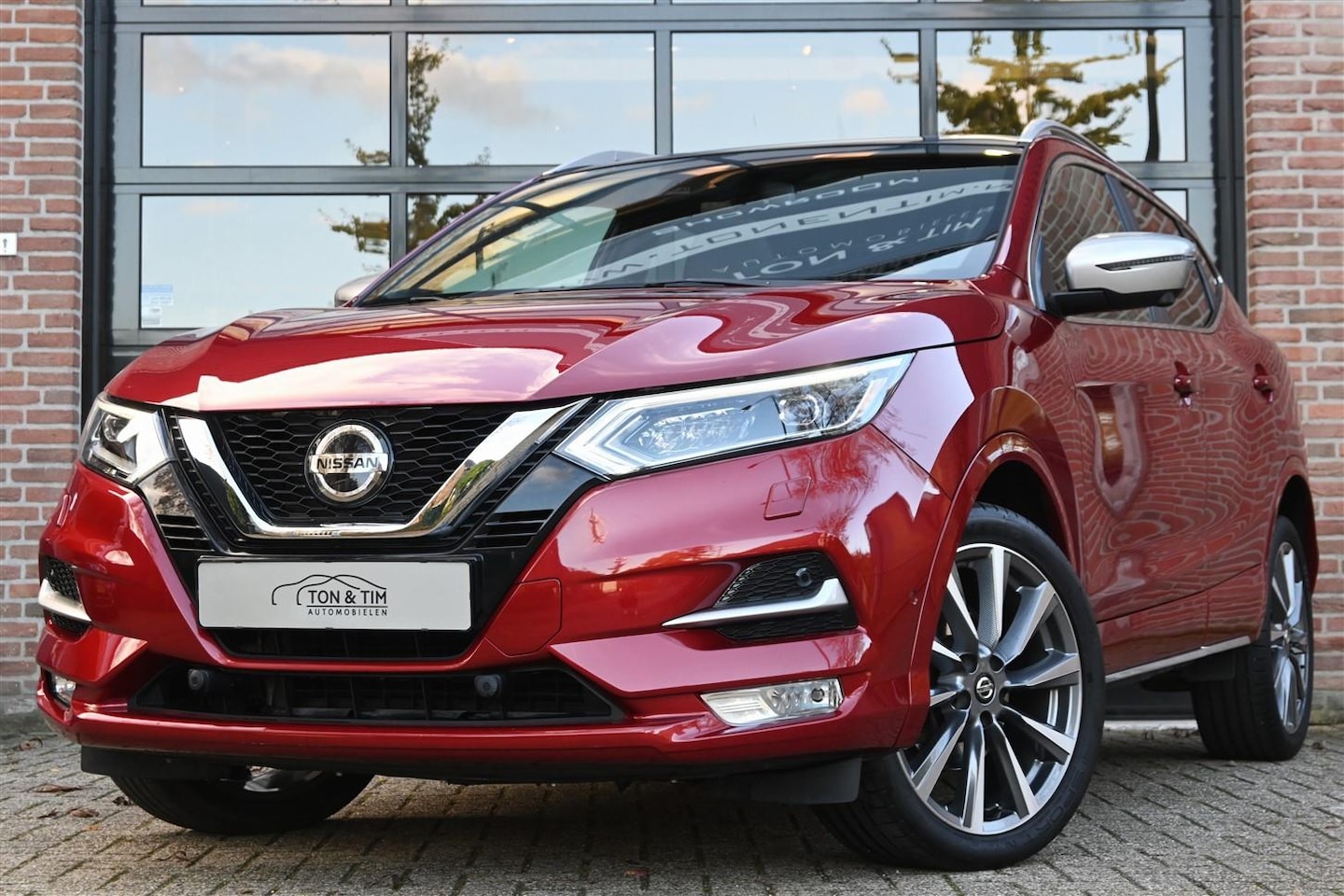 Nissan Qashqai - 1.3 DIG-T Tekna + Pano 360° ProPilot Trekhaak Leder '19 - AutoWereld.nl