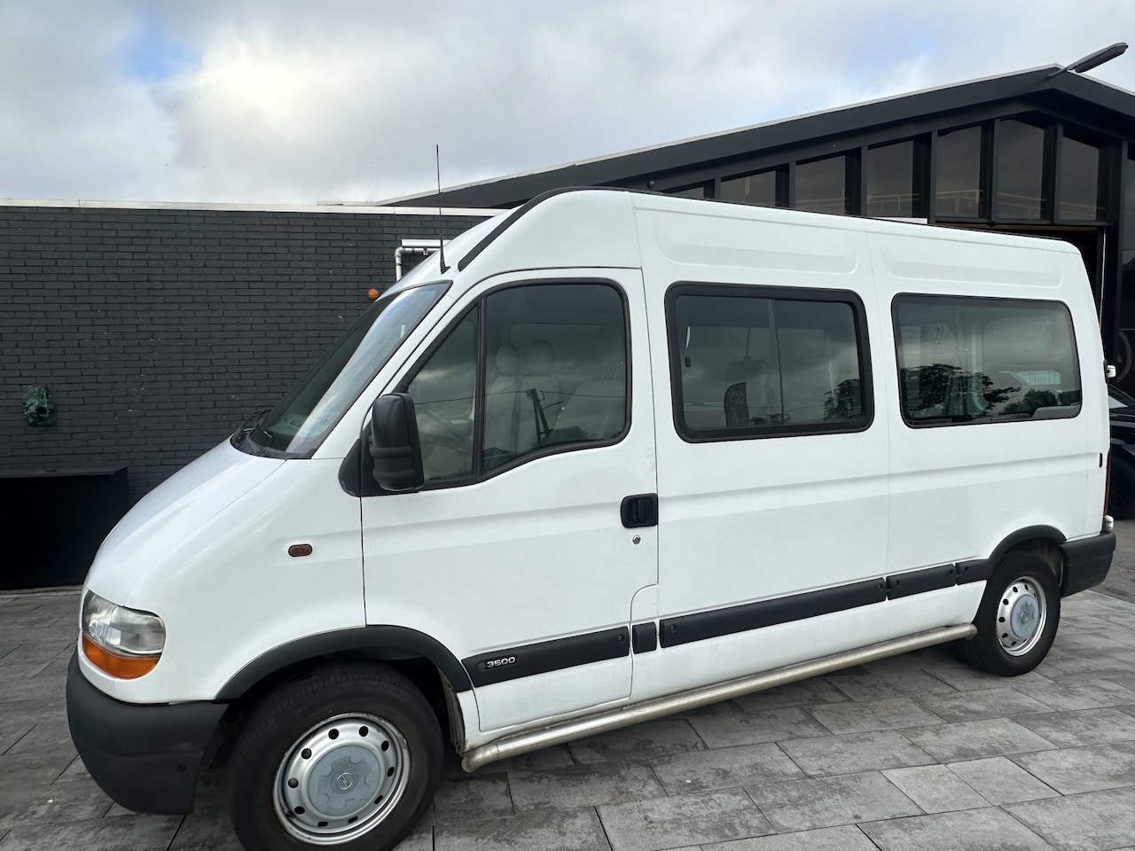 Opel Movano Combi - 2.2 DTi L2H2 9 persoons - AutoWereld.nl