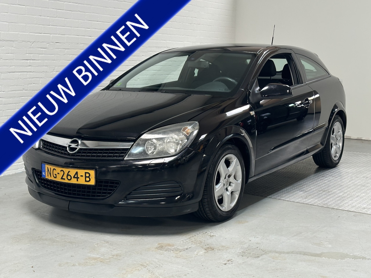 Opel Astra GTC - 1.4 Business AIRCO / LMV /CRUISE / ELK.PAKKET - AutoWereld.nl