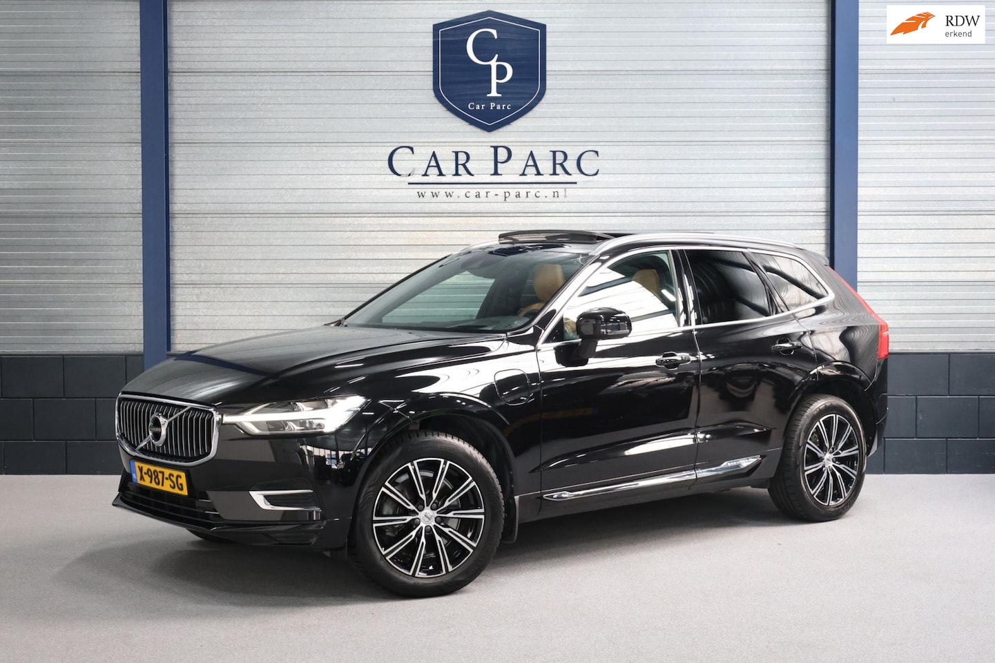 Volvo XC60 - 2.0 T8 Twin Engine AWD Inscription LED/VIRTUAL/PANO/LEER+S.VERWARMING+MEMORY/KEYLES/CAM/LI - AutoWereld.nl