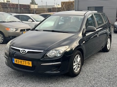 Hyundai i30 CW - 1.4i Blue Active Airco Elektrische Ramen