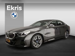 BMW 5-serie - Sedan 530e | M-Sportpakket | LED | HUD | Trekhaak | Schuifdak | Comfortzetels | DAB | Harm