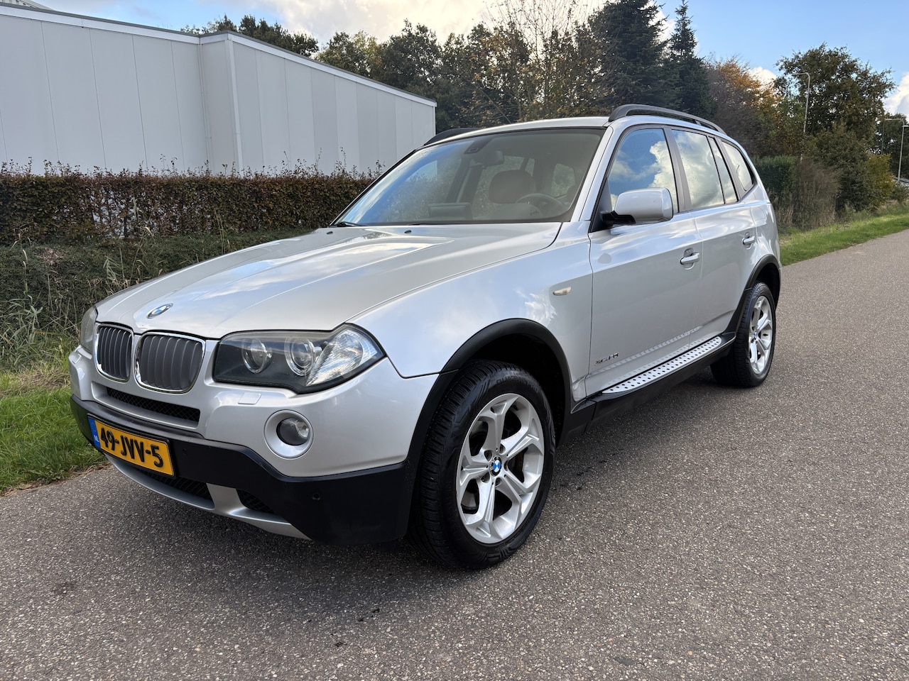 BMW X3 - 2.0i Executive / NAVI / CRUISE / LEER / YOUNGTIMER - AutoWereld.nl