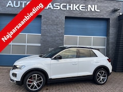 Volkswagen T-Roc - 1.5 TSI Sport, pano, navi, trekhaak