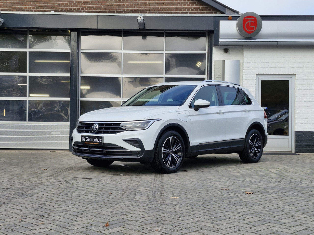 Volkswagen Tiguan - 1.4 TSI eHybrid - AutoWereld.nl