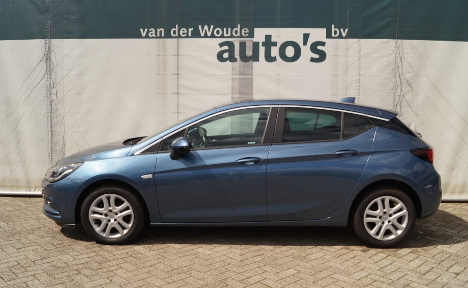 Opel Astra - 1.0 Online Edition 5-drs -NAVI-CAM-PDC- - AutoWereld.nl