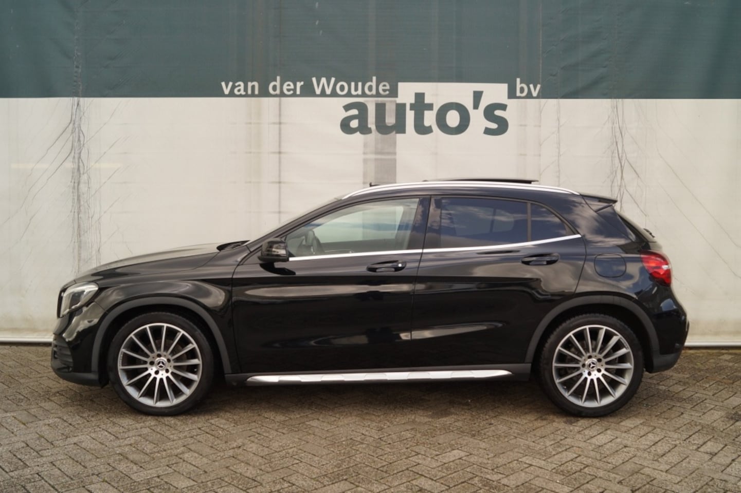 Mercedes-Benz GLA-Klasse - 200d AMG Style Solution -PANO-ECC-CAM-NAVI-PDC- - AutoWereld.nl