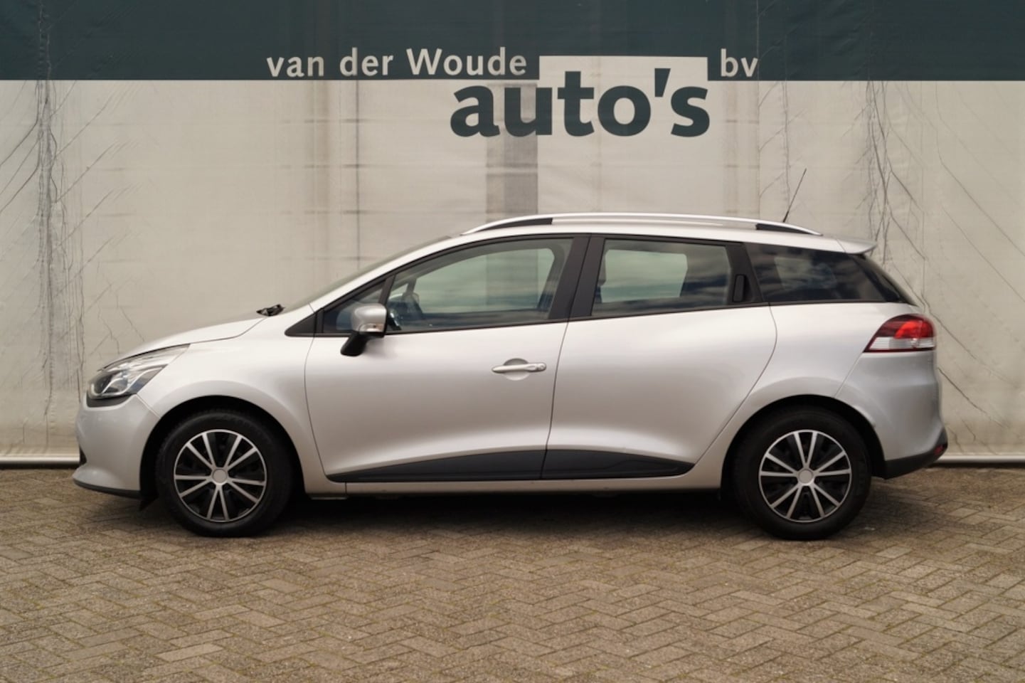 Renault Clio Estate - 0.9 TCe 90pk Expression -NAVI-CRUISE-AIRCO- - AutoWereld.nl