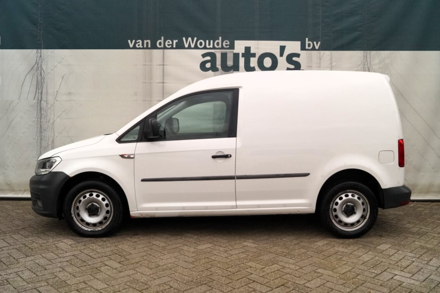 Volkswagen Caddy - 2.0 TDI 150pk DSG L1-H1 -NAVI-PDC-CRUISE-CARPLAY- - AutoWereld.nl