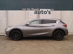 Infiniti Q30 - 1.5D Business Edition -NAVI-LEER-ECC-PDC-CRUISE