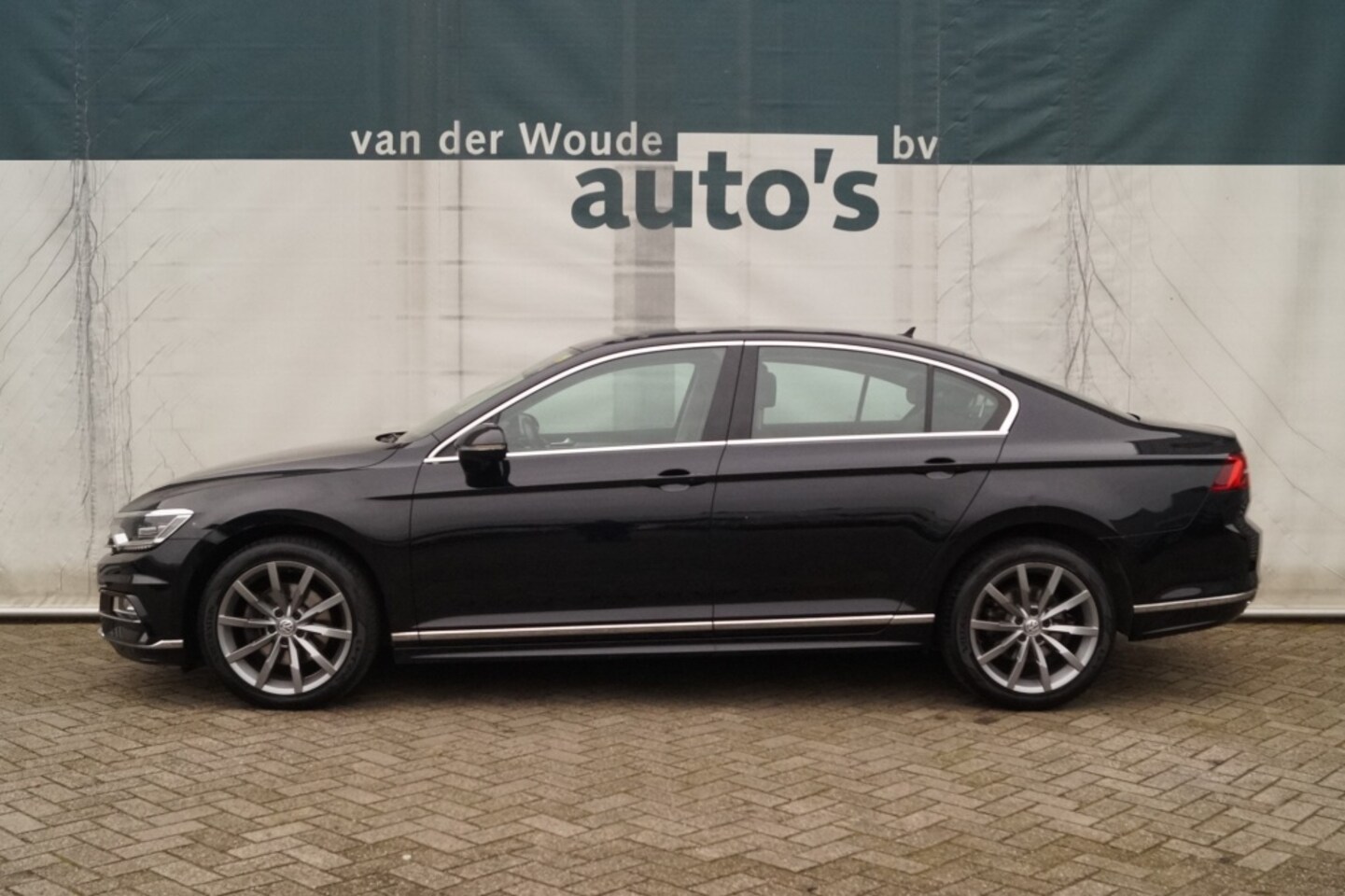 Volkswagen Passat - 1.8 TSI 180pk Highline R-lIne -NAVI-ECC-PDC- - AutoWereld.nl