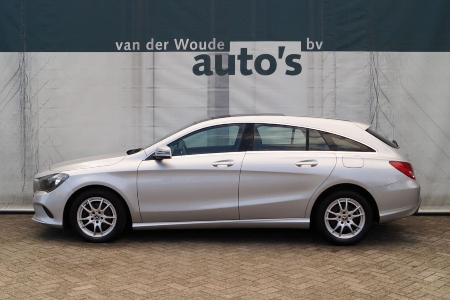 Mercedes-Benz CLA-klasse Shooting Brake - 200d Automaat Business -PANO- - AutoWereld.nl