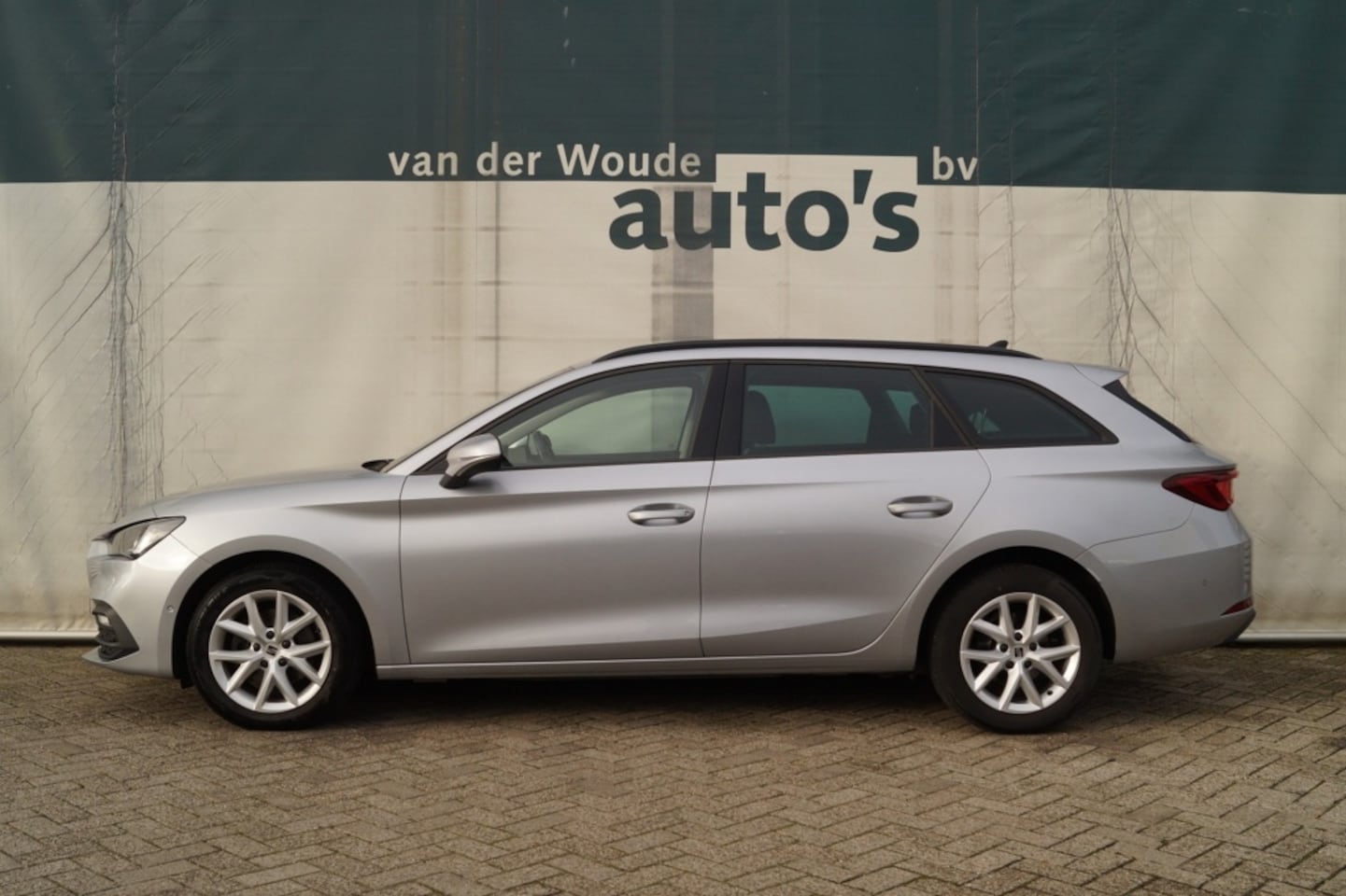 Seat Leon ST - 1.0 TSI 110pk Style -NAVI-DIGI-ECC-PDC- - AutoWereld.nl