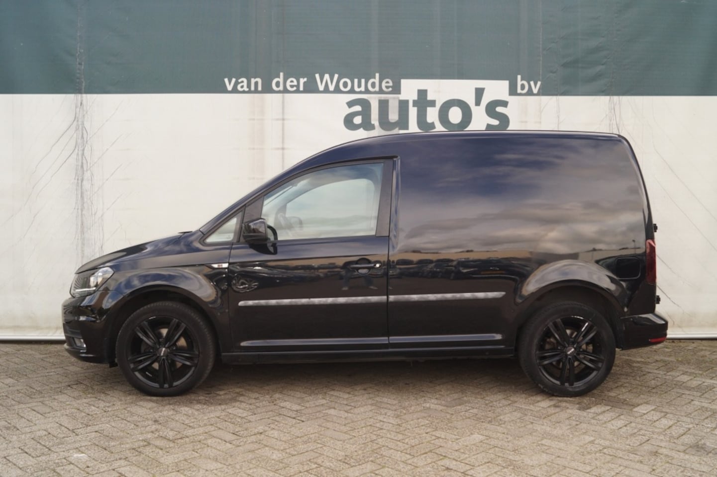 Volkswagen Caddy - 2.0 TDI L1-H1 Edition -AIRCO-CRUISE-PDC- - AutoWereld.nl