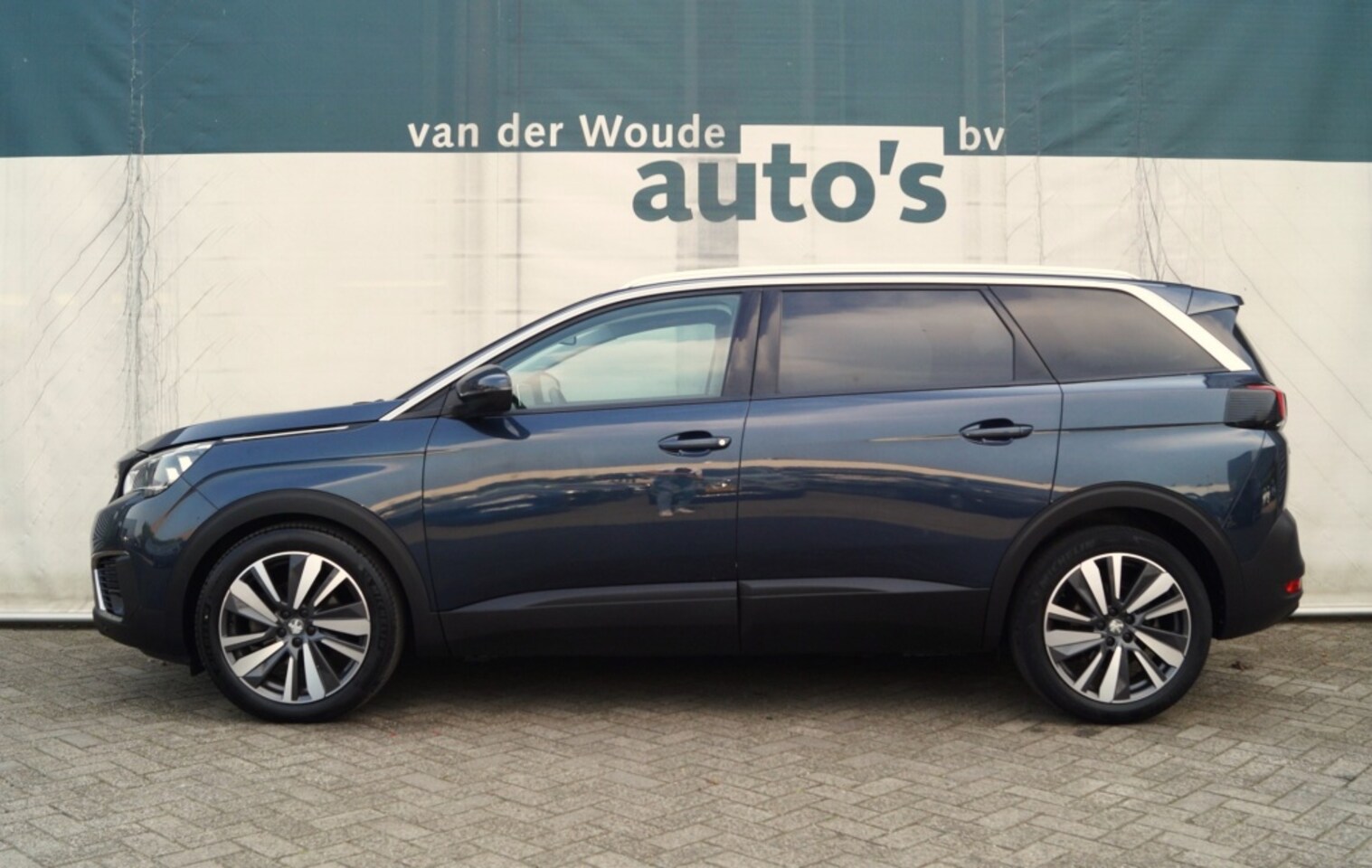 Peugeot 5008 - 1.2 PureTech 130pk Executive -LEER-7PERS-NAVI-DAB- - AutoWereld.nl