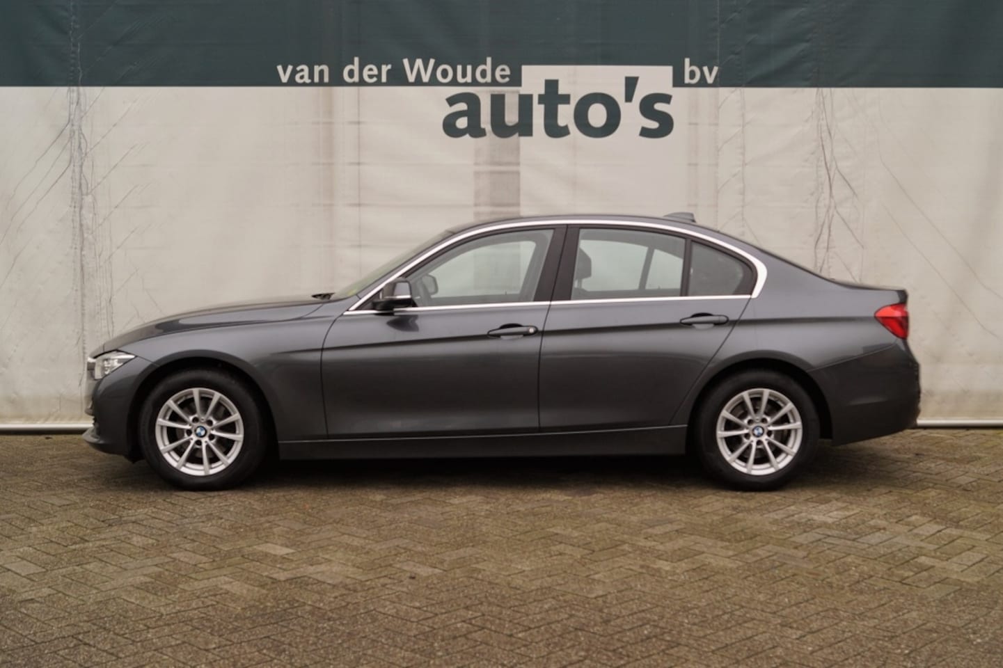 BMW 3-serie - 320i 184pk Automaat Executive Sport -LED-NAVI-ECC- - AutoWereld.nl