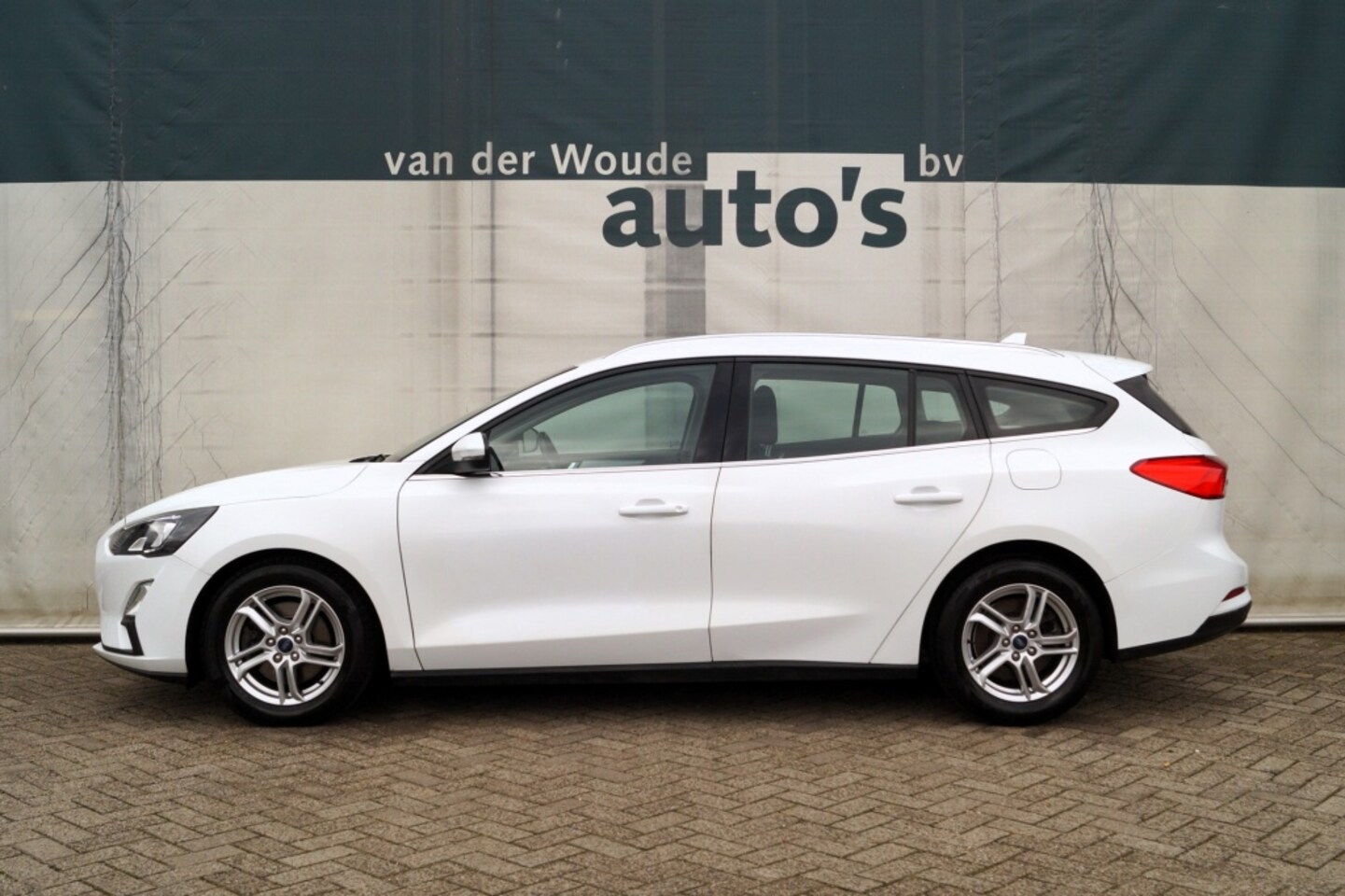 Ford Focus Wagon - 1.0 EcoBoost Trend Edition Business -NAVI-ECC- - AutoWereld.nl