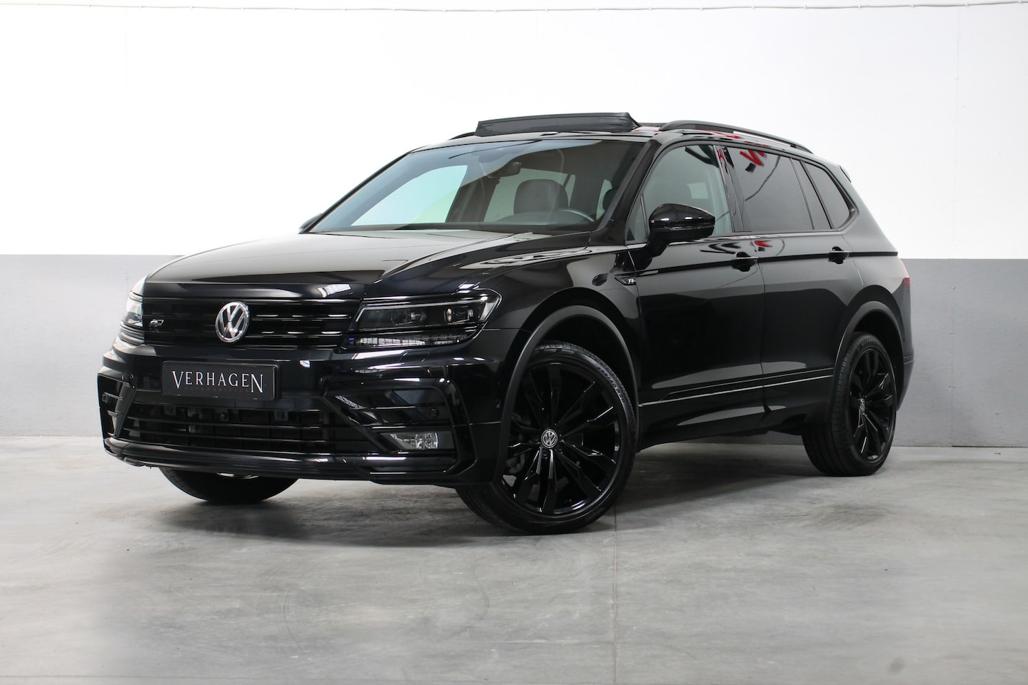 Volkswagen Tiguan Allspace - 7p 2.0TSI R-line Black Style Leer Pano Trekhaak - AutoWereld.nl