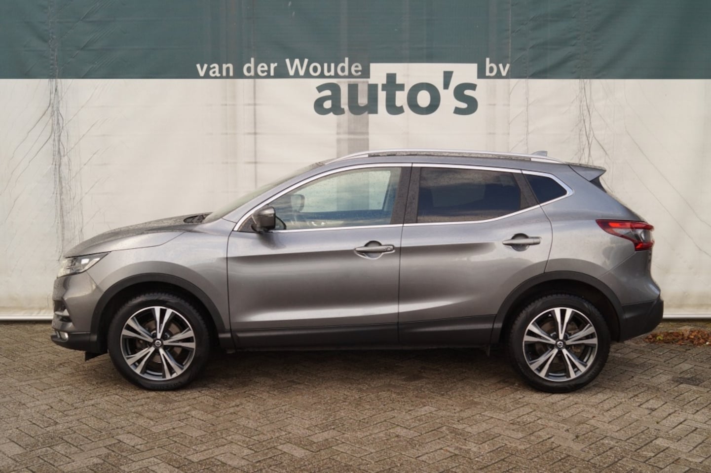 Nissan Qashqai - 1.3 DIG-T N-Connecta -PANO-ECC-CAM-TREKHAAK- - AutoWereld.nl