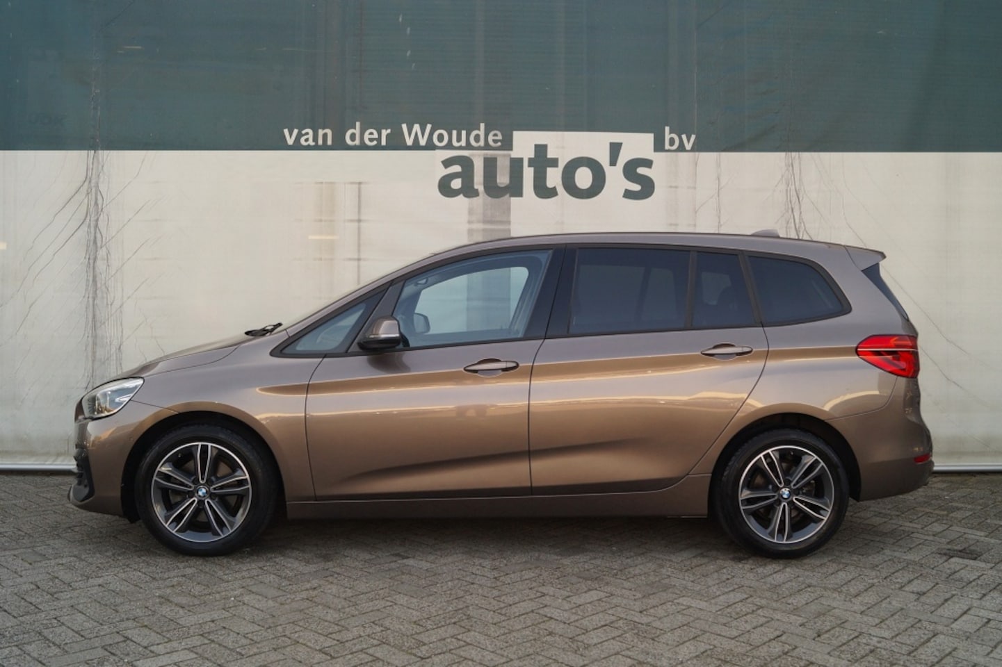 BMW 2-serie Gran Tourer - 218i Executive Edition -NAVI-ECC-PDC-CAM-5persoons- - AutoWereld.nl