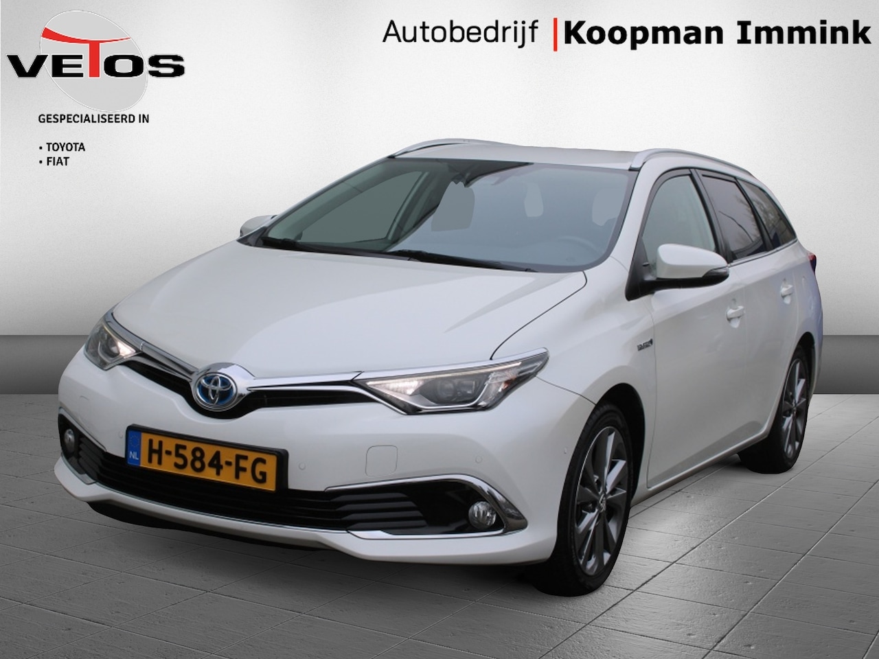 Toyota Auris Touring Sports - 1.8 Hybride Executive - AutoWereld.nl