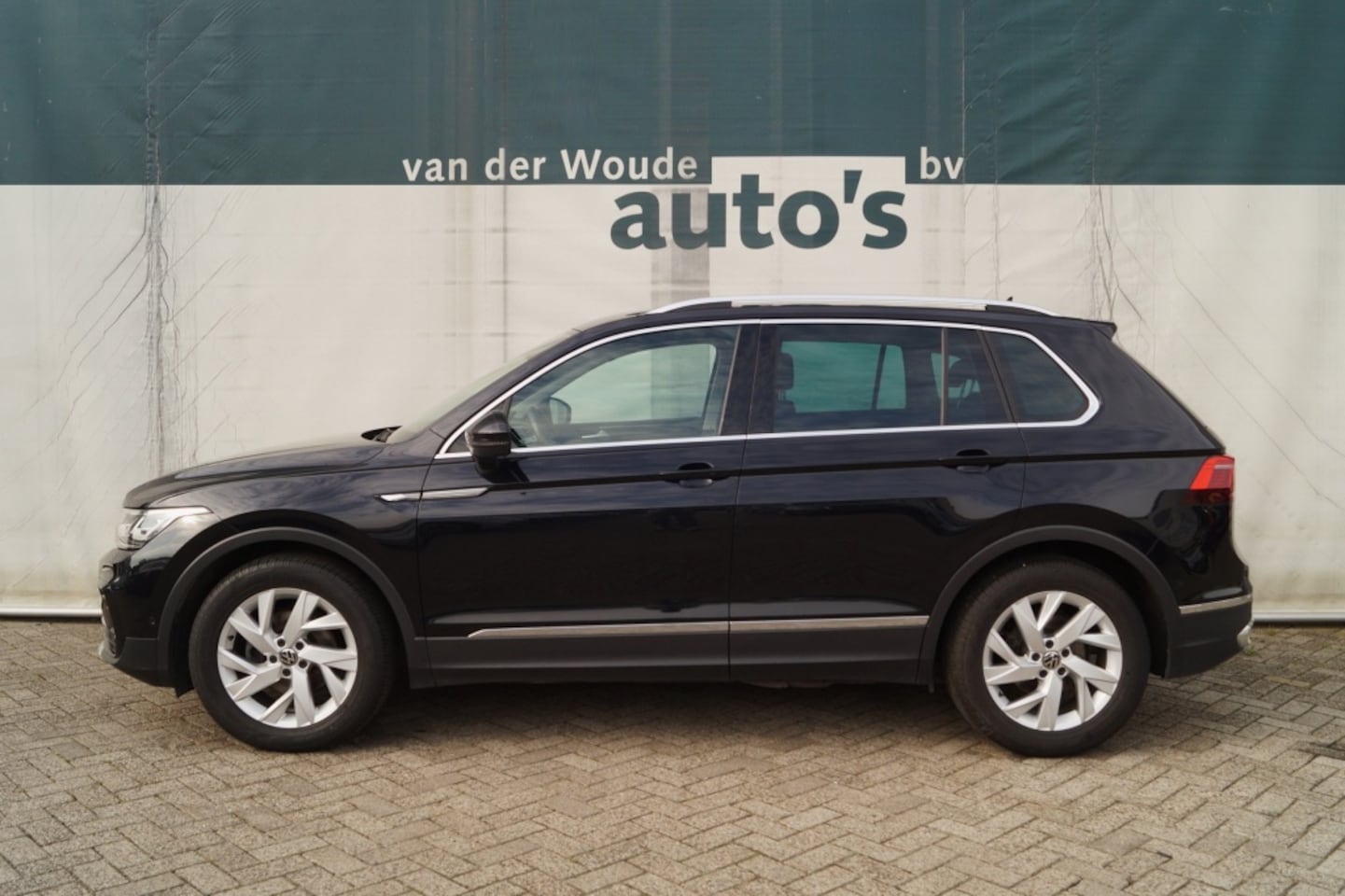 Volkswagen Tiguan - 1.5 TSI 150pk DSG Elegance -LED-DIGI-CAM-NAVI-ECC- - AutoWereld.nl