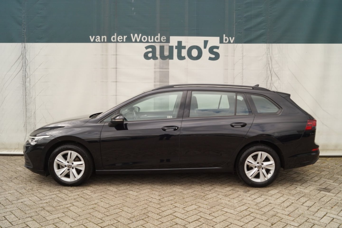 Volkswagen Golf Variant - 1.0 eTSI 110pk DSG Life -NAVI-PDC- - AutoWereld.nl