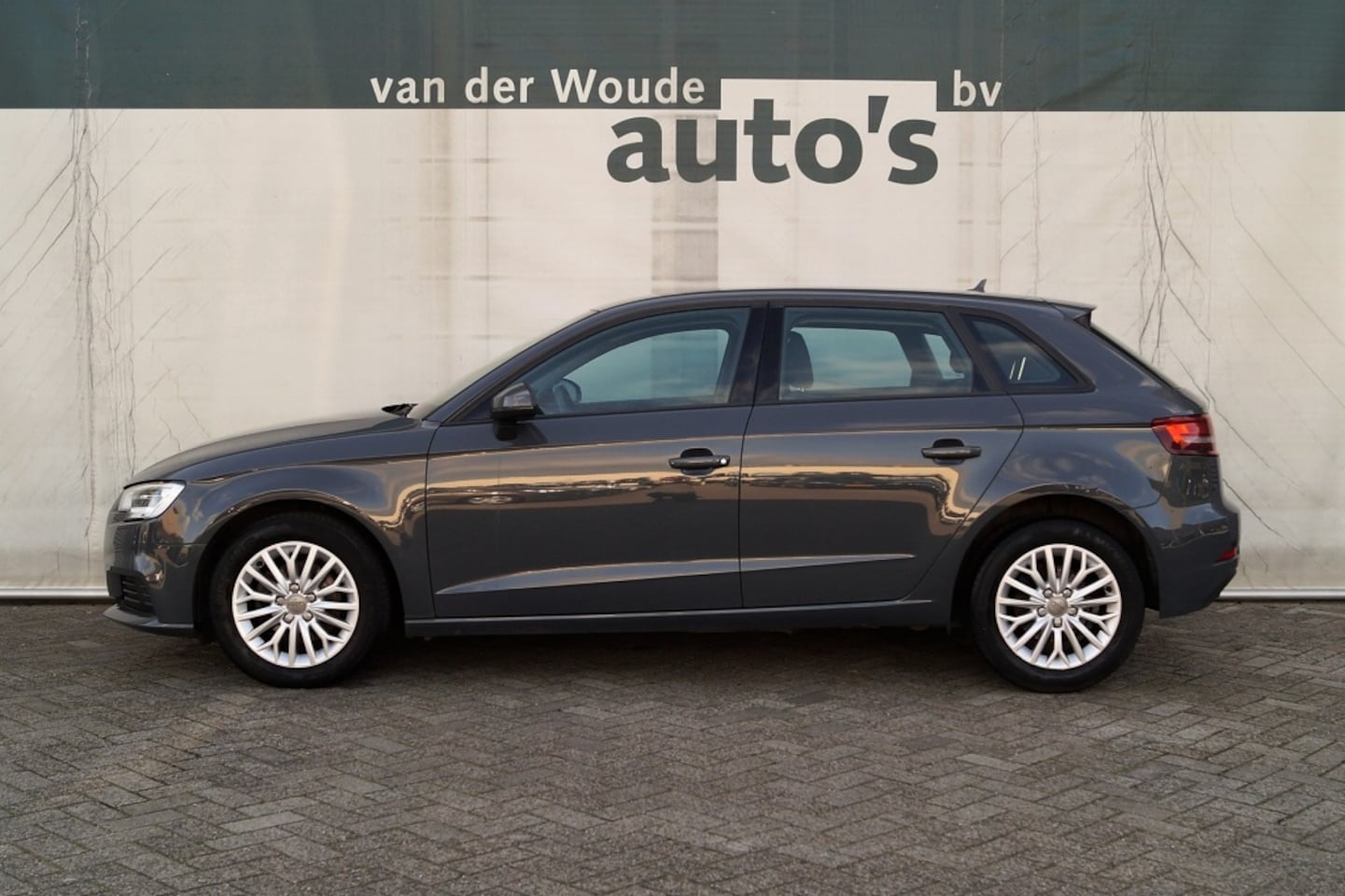 Audi A3 Sportback - 1.6 TDI 115pk Pro Line -NAVI-ECC-PDC-! - AutoWereld.nl