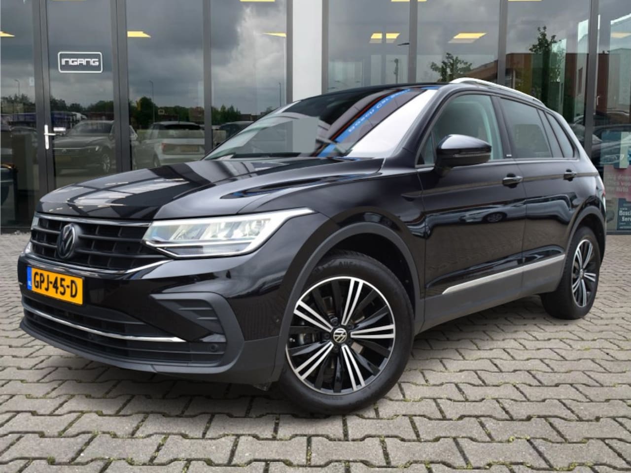 Volkswagen Tiguan - 1.5 TSI Active | ACC | Camera | Led | - AutoWereld.nl