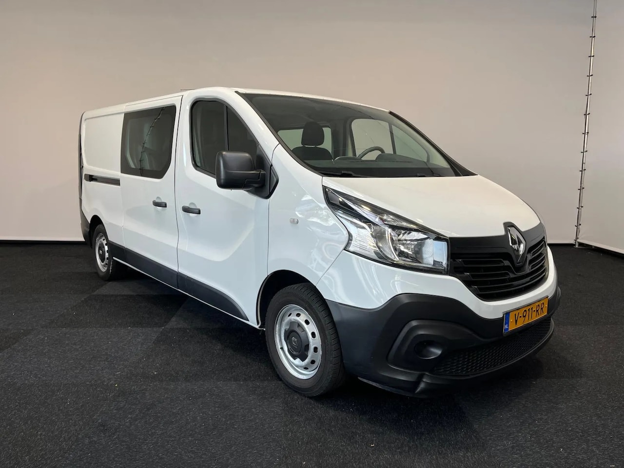 Renault Trafic - 5 persoons cabine DC L2H1 Euro 6 - AutoWereld.nl