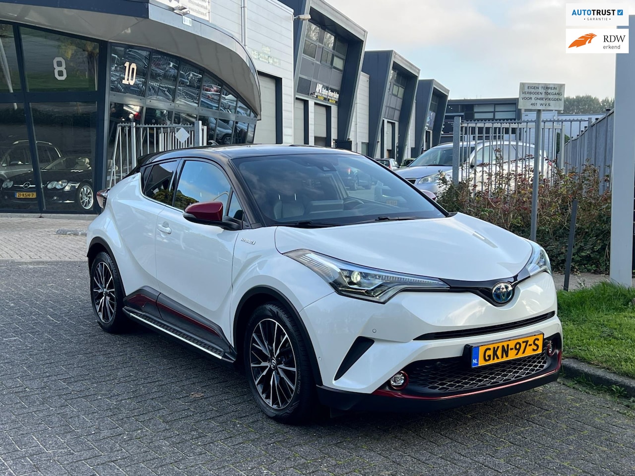 Toyota C-HR - 1.8 Hybrid Bi-Tone LED CARPLAYY NAVI BOM VOLLL!! - AutoWereld.nl