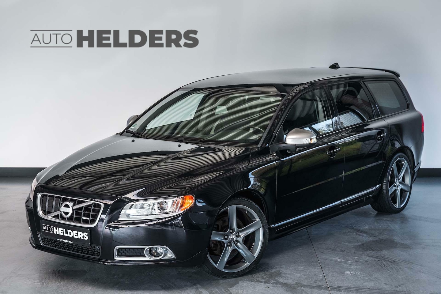 Volvo V70 - 3.0 T6 AWD R-Design 330PK Heico Uniek! nr.30! - AutoWereld.nl