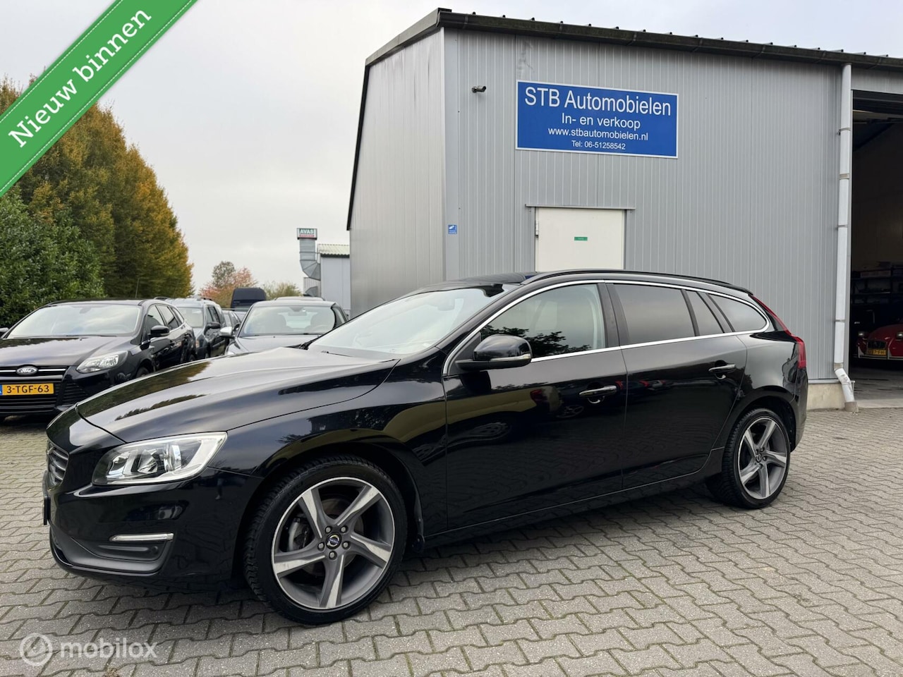 Volvo V60 - 1.6 D2 Momentum 1.6 D2 Momentum, Navi, Dealer onderhouden - AutoWereld.nl