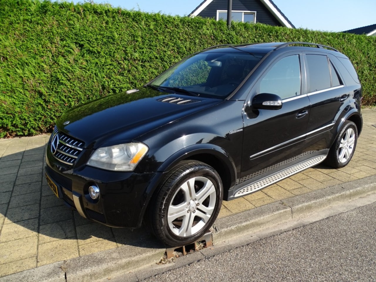 Mercedes-Benz M-klasse - 350 AMG styling  Youngtimer -Leer-Clima-Cruise-verw stoelen - AutoWereld.nl