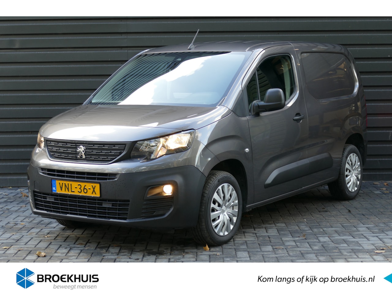 Peugeot Partner - 1.5 BLUEHDI 130PK PREMIUM L1H1 AUTOMAAT / NAVI(APPLE/ANDROID) / AIRCO / 3-ZITS / SCHUIFDEU - AutoWereld.nl