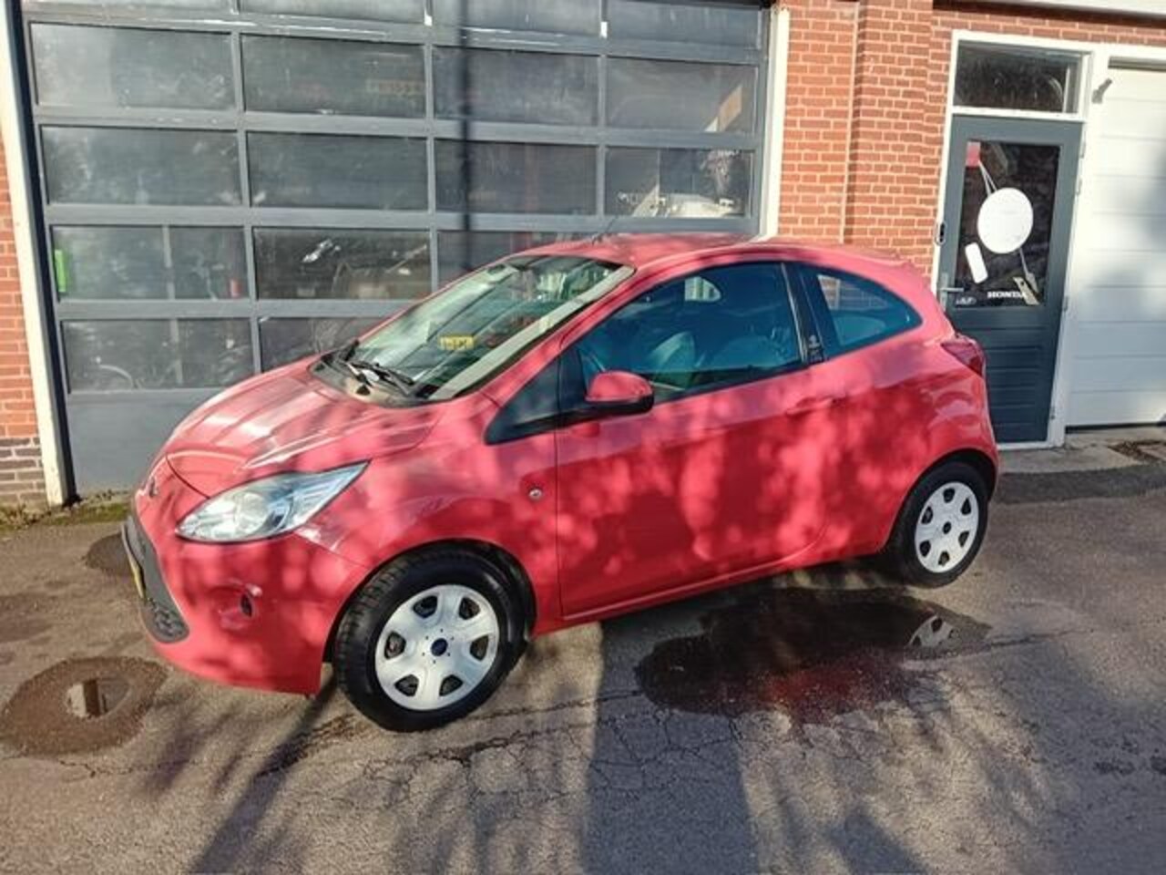 Ford Ka - 1.2 Champions Edition start/stop AIRCO, NW KOPPELING, NW APK 1e EIG - AutoWereld.nl