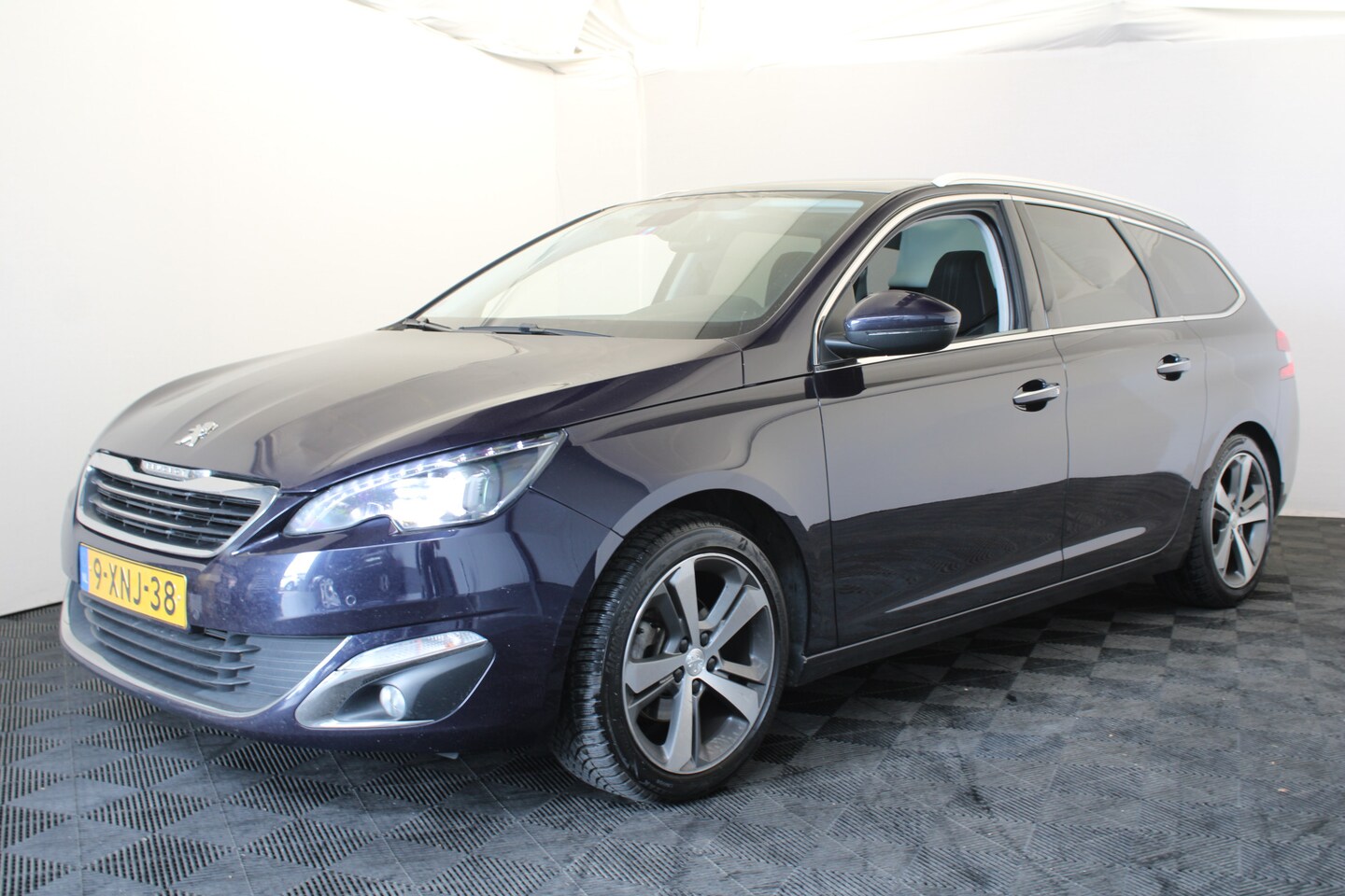 Peugeot 308 SW - 1.2 e-THP Première | pano | navi luxe - AutoWereld.nl