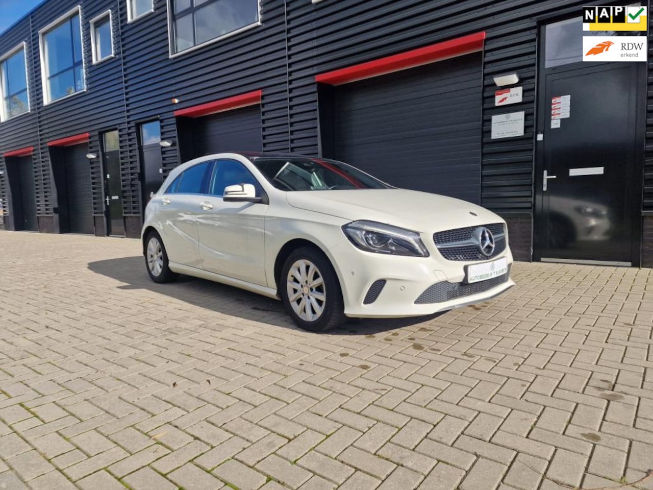 Mercedes-Benz A-klasse - 200 d Motorsport Edition / PANORAMA / NAVIGATIE / LED / PDC V+A / START STOP/ - AutoWereld.nl