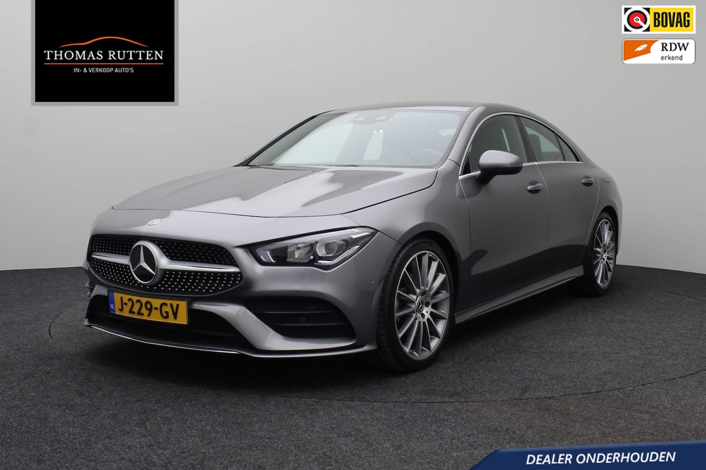 Mercedes-Benz CLA-Klasse - 180 Premium Plus 2019 | Sfeerverlichting | Leder Alcantara | Stoelverwarming | LED Xenon | - AutoWereld.nl