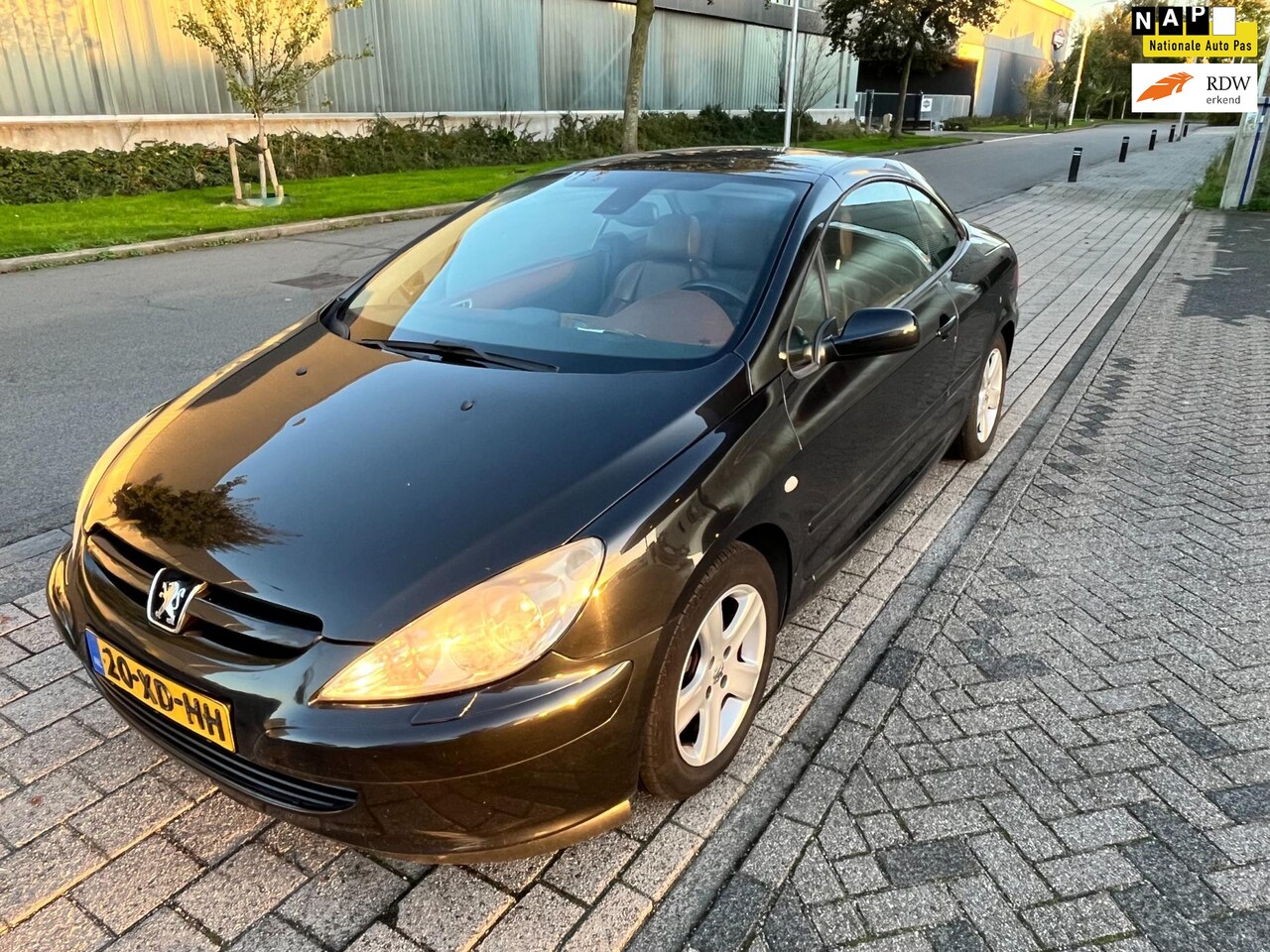 Peugeot 307 CC - 2.0-16V 2.0-16V, Apk, Nap, Lees Advertentie, Inruil mogelijk. - AutoWereld.nl