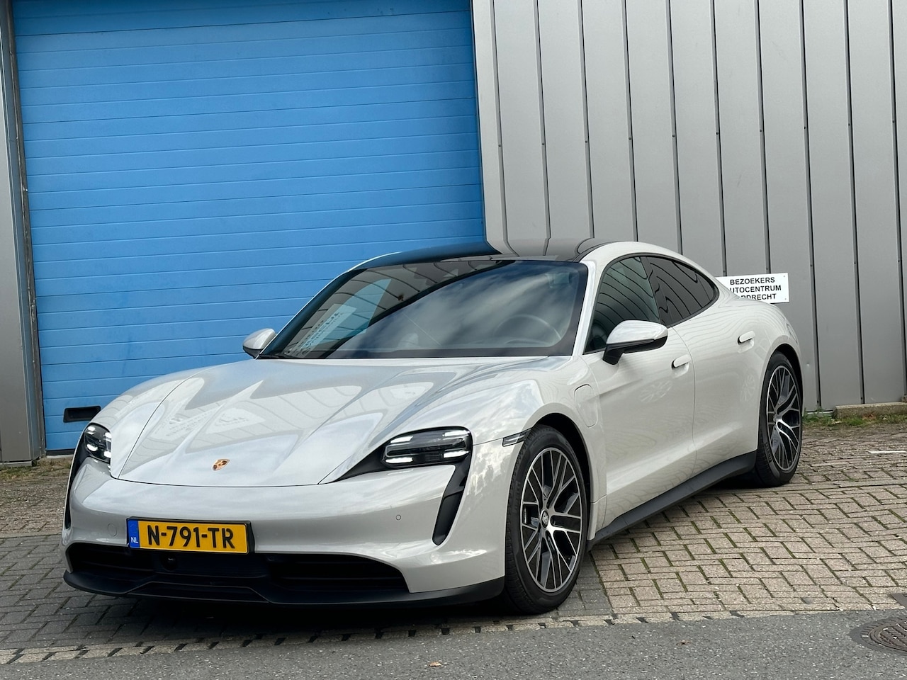 Porsche Taycan - Performance 84 kWh PANO DEALER OND EERSTE EIG - AutoWereld.nl