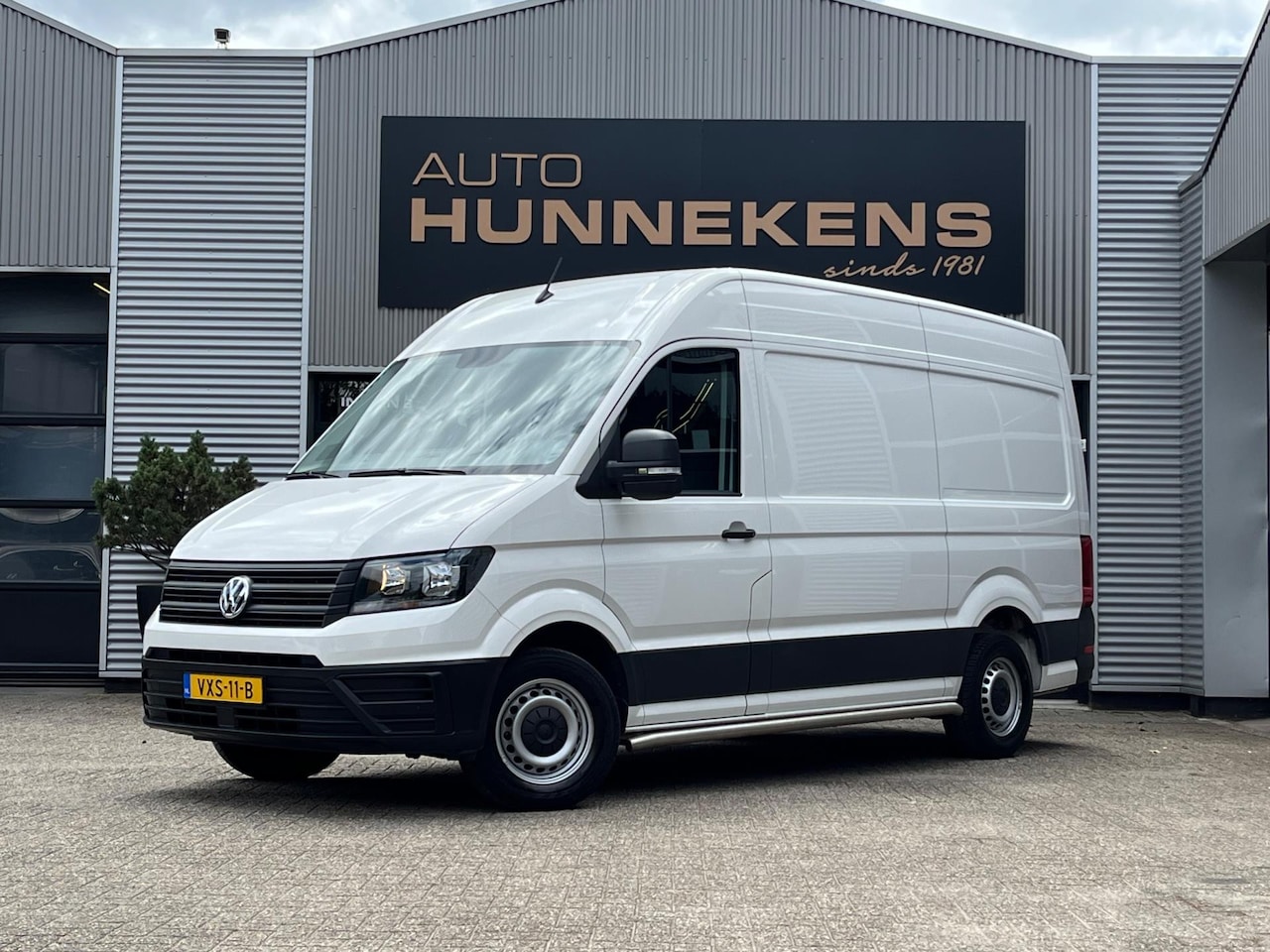 Volkswagen Crafter - 35 2.0 TDI L3H2 Trendline | Trekhaak 3000KG | Cruise control | Carplay | Airco - AutoWereld.nl