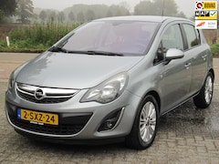 Opel Corsa - 1.2-16V Cosmo + Trekhaak+Navigatie