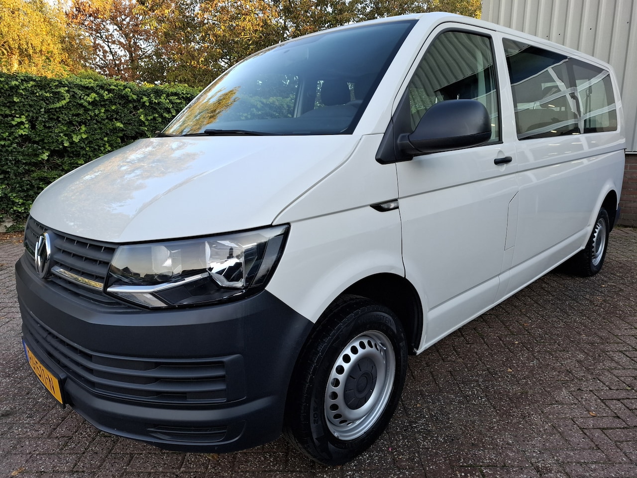 Volkswagen Transporter Kombi - 2.0 TSI L2H1 23995.- INCL BTW 9-PERSOONS BENZINE AARDGAS 150PK - AutoWereld.nl