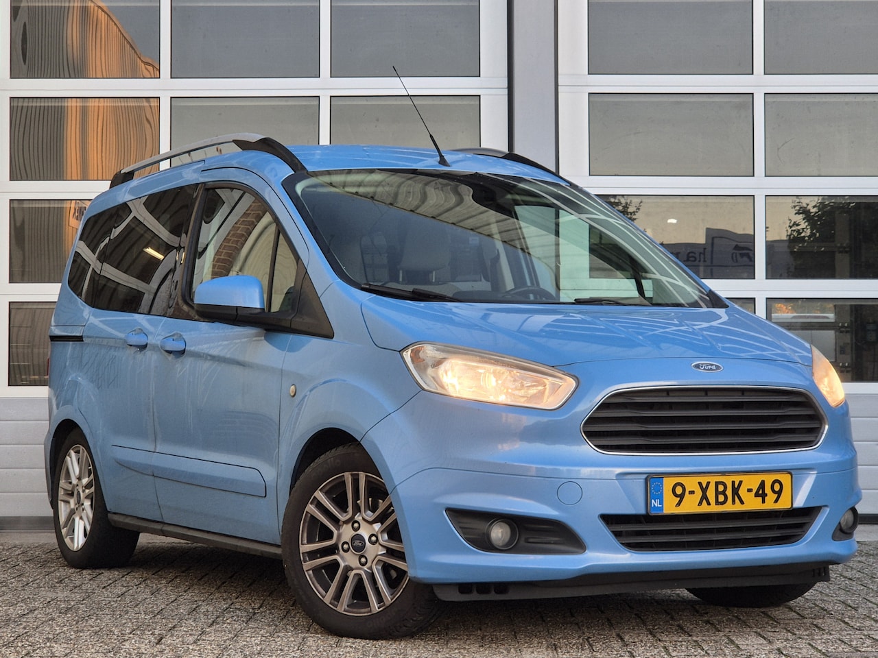 Ford Tourneo Courier - 1.0 Titanium | BTW | CRUISE | TREKHAAK | - AutoWereld.nl