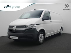 Volkswagen Transporter - 2.0 TDI 110PK L2H1 28 Economy Business | Trekhaak | 3-Zits | Parkeersensoren achter | Appl