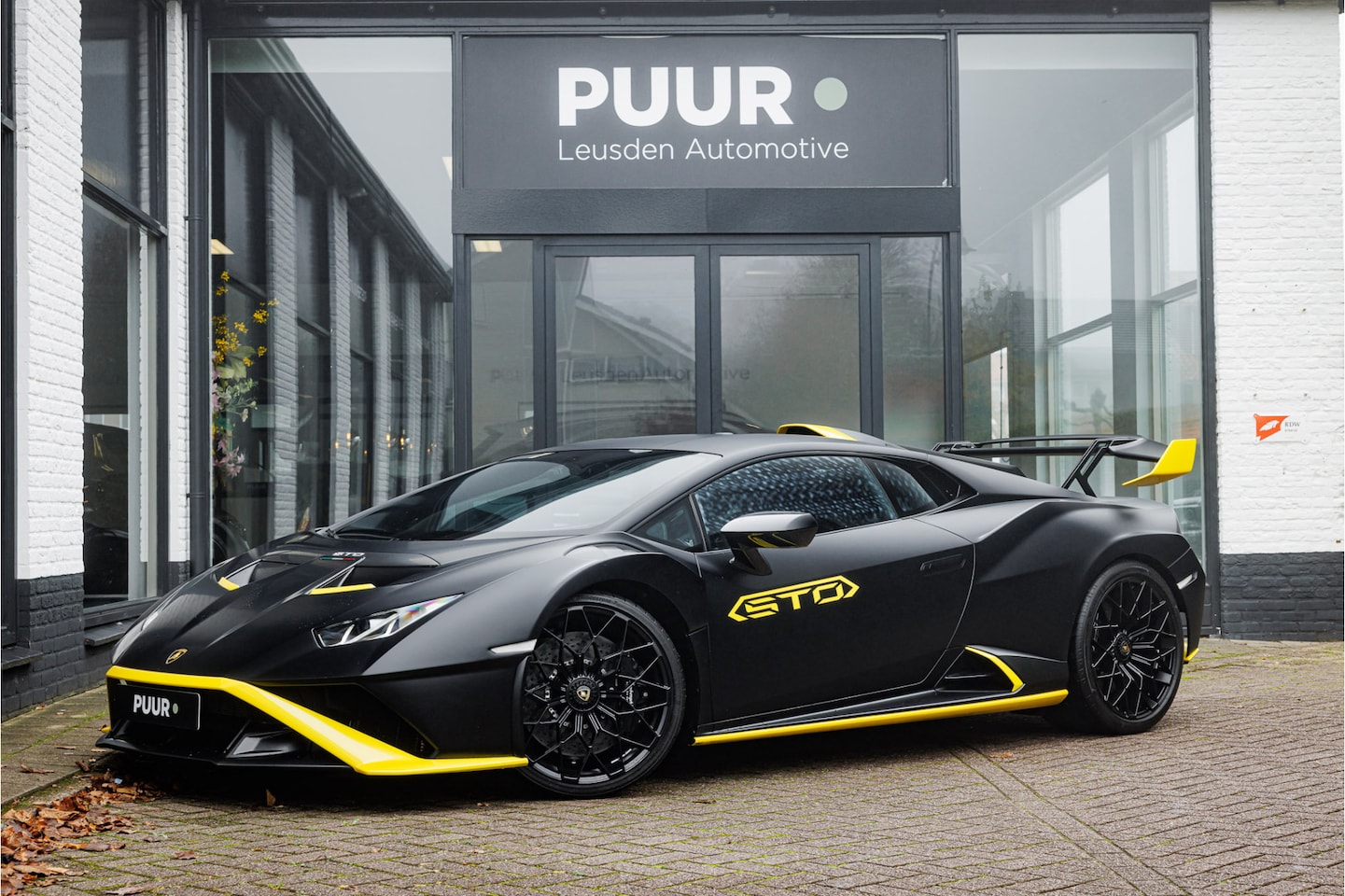 Lamborghini Huracán STO - 5.2 V10 BATMAN Orig. NL - Lift - Sport Seats - Carbon - AutoWereld.nl