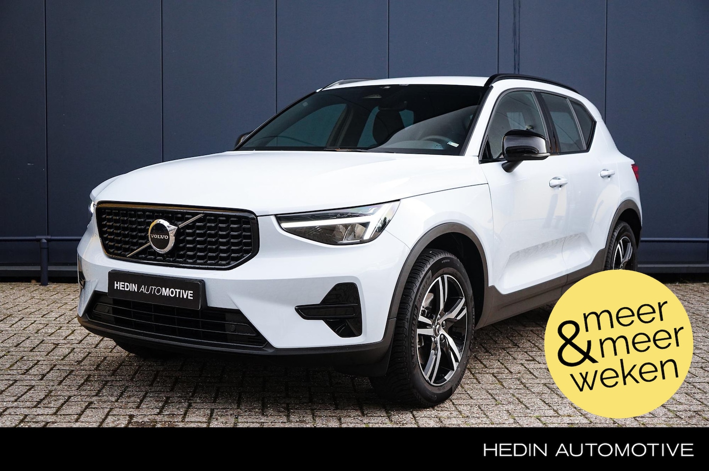 Volvo XC40 - 2.0 B4 Plus Dark | Trekhaak | Verwarmbare voorruit | Pilot assist | Elektrische voorstoele - AutoWereld.nl