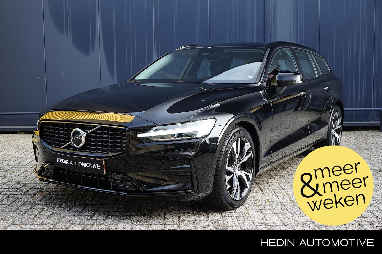 Volvo V60 - 2.0 B4 Plus Dark | ACTIE PRIJS | Trekhaak | Pilot assist | Park assist | Leder | Stuur- st - AutoWereld.nl