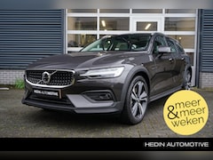 Volvo V60 Cross Country - 2.0 B5 AWD Ultimate | Panoramadak | Parkeerverwarming | 19" Lichtmetalen velgen